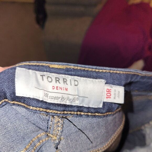 Torrid Skinny Midrise Jeans 10 - Picture 10 of 11